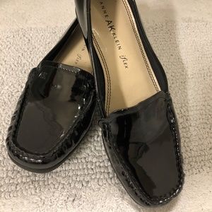 Black Patent Leather Shoes/Flats